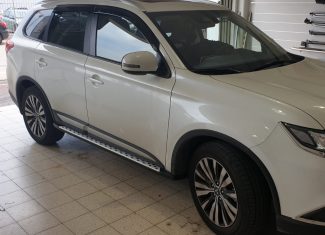 התקנת מדרכות ומגיני רוח לאאוטלנדר 2020