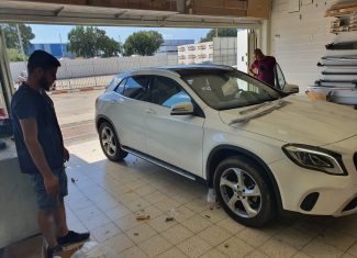 התקנת מדרכות ומגיני רוח למרצדס חדשה GLA 200