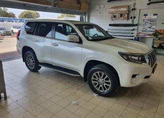 התקנת מולטימדיה אנדרואיד לטויוטה לנד קרוזר התקנת פסי ניקל , ניקלים למראות ומגיני רוח