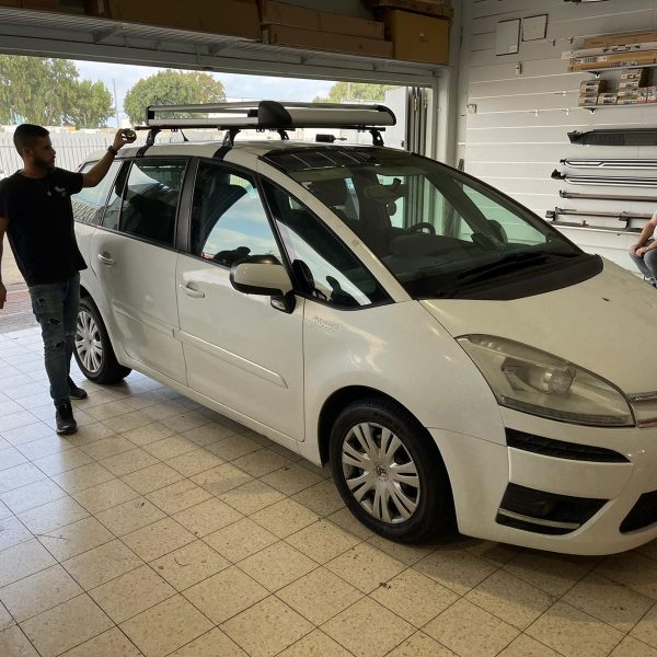 תמונה של : סיטרואן C4 פיקאסו שנת 2015 התקנת גגון ועריסה