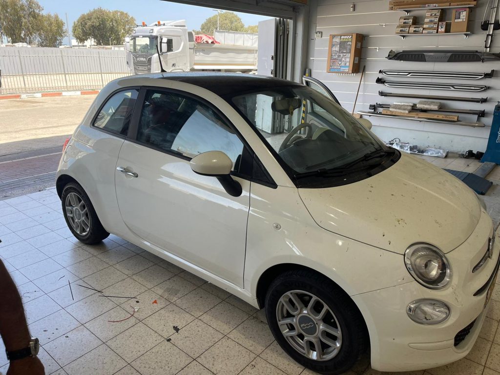 תמונה התקנת מערכת אנדרואיד-תואם מקור לפיאט 500